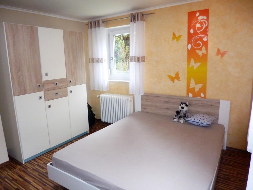 Gaestehaus Luksch Apartment Фрайунг Екстериор снимка