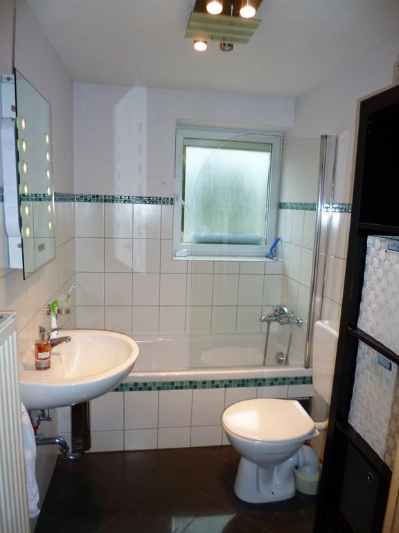 Gaestehaus Luksch Apartment Фрайунг Екстериор снимка