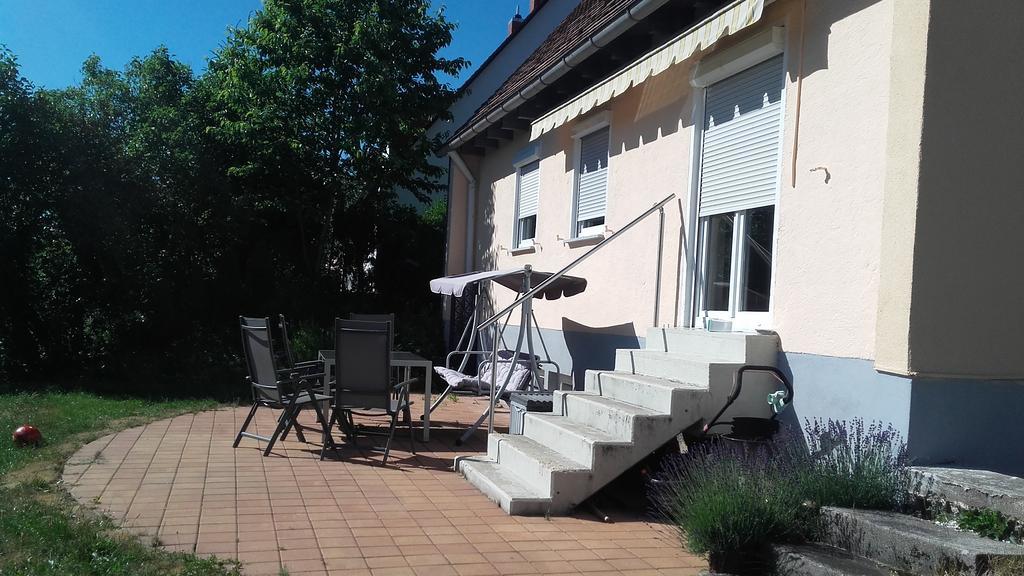Gaestehaus Luksch Apartment Фрайунг Екстериор снимка